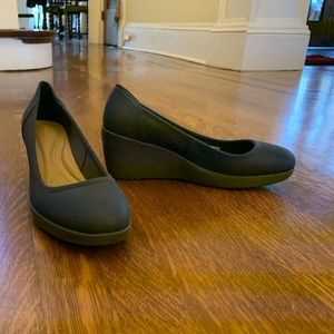 Super comfy Blue wedges (Crocs)